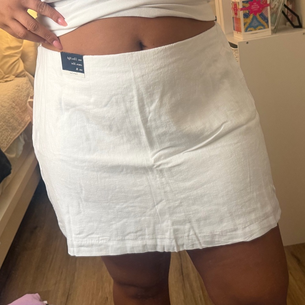 The A&F Scarlett Curve Love Linen-Blend Mini Skort - Picture 2 of 5